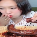 小姐姐吃米肠酱料怎么做,小姐姐教你轻松制作美味佳肴