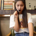 抖音小姐姐唱歌曲的视频,这首歌曲瞬间走红网络！